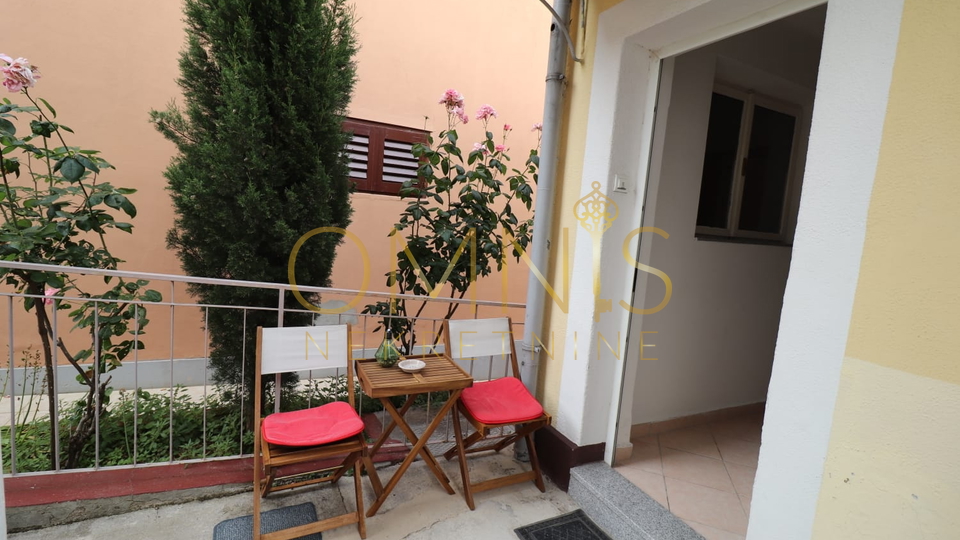 OPATIJA CENTAR – prekrasan 1S+DB stan 43 m², 50m od mora, pogled na more!