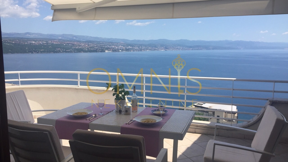 OPATIJA – DUPLEX APARTMENT IN A VILLA WITH PANORAMIC SEA VIEW