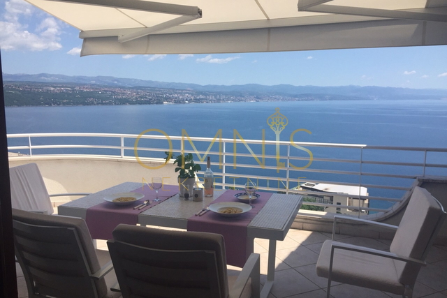 OPATIJA – DUPLEX APARTMENT IN A VILLA WITH PANORAMIC SEA VIEW