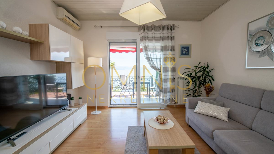 Opatija, Punta Kolova – prostran stan 140 m² drugi red do mora s pogledom