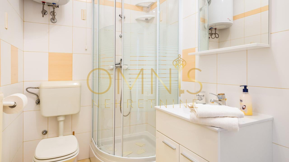Opatija, Punta Kolova – prostran stan 140 m² drugi red do mora s pogledom