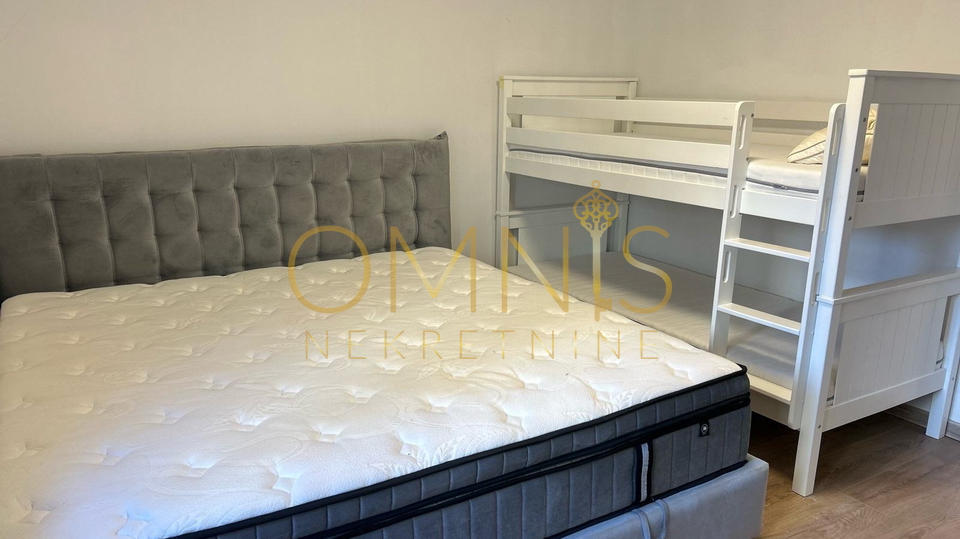 PRODAJE SE – SAMOSTOJEĆA KUĆA U ŠILU (OTOK KRK) – POTPUNO RENOVIRANA I UDALJENA SAMO 5 MINUTA OD PLAŽE