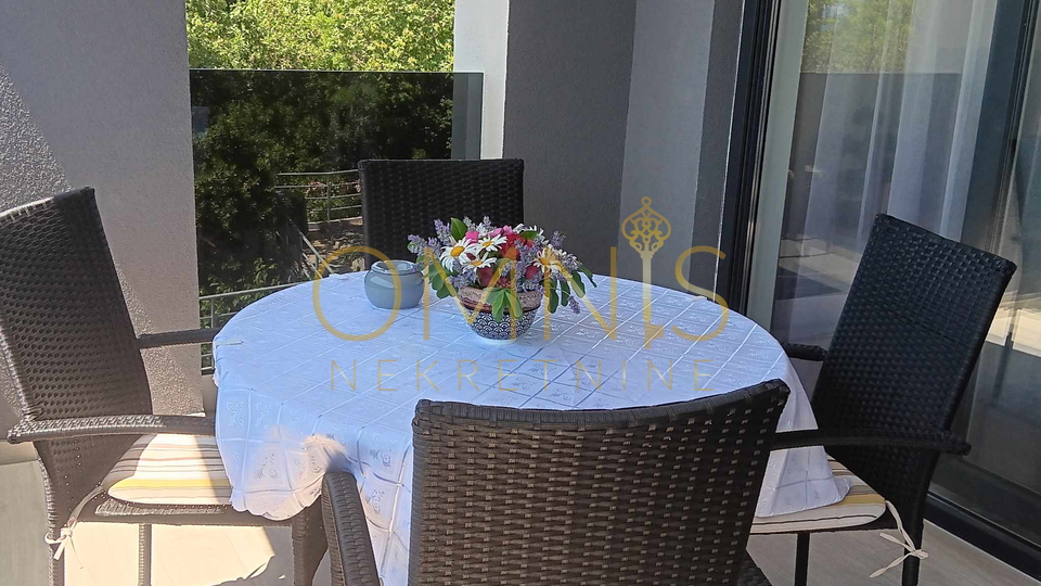 Kostrena - 2 bedrooms + living room with kitchen and dining area, 86 m2, terrace, for rent!