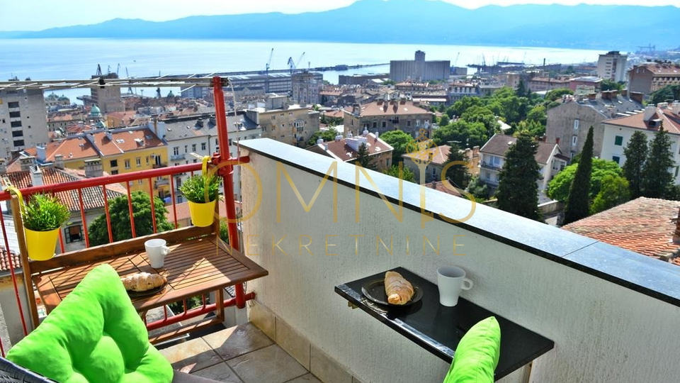 Rijeka, Centar – Stan 55 m² s balkonom i pogledom na more
