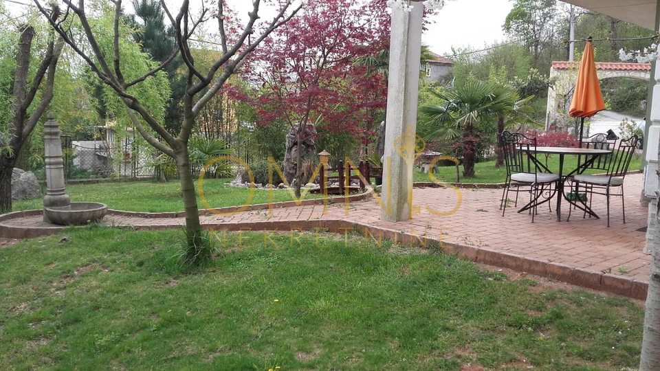 Samostojeća kuća na Kastvu – uređena, prostrana i idealna za obiteljski život ili turizam