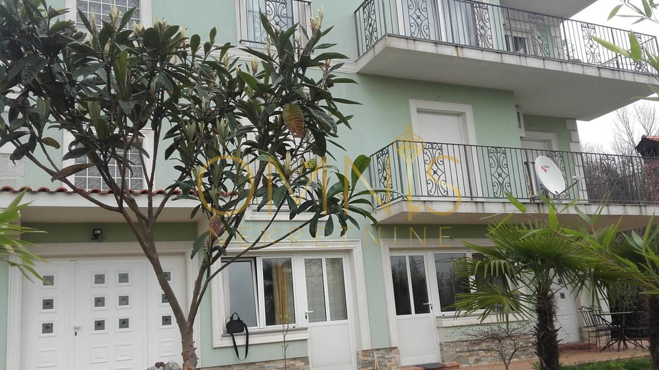 Samostojeća kuća na Kastvu – uređena, prostrana i idealna za obiteljski život ili turizam