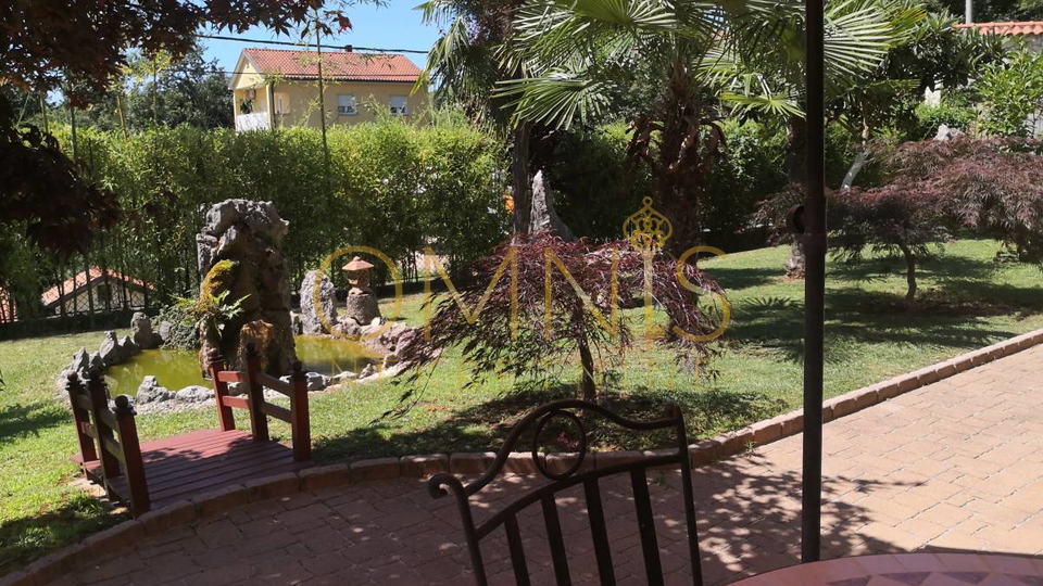 Samostojeća kuća na Kastvu – uređena, prostrana i idealna za obiteljski život ili turizam