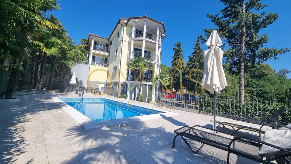 Opatija -2S+DB, terasa, bazen, najam!