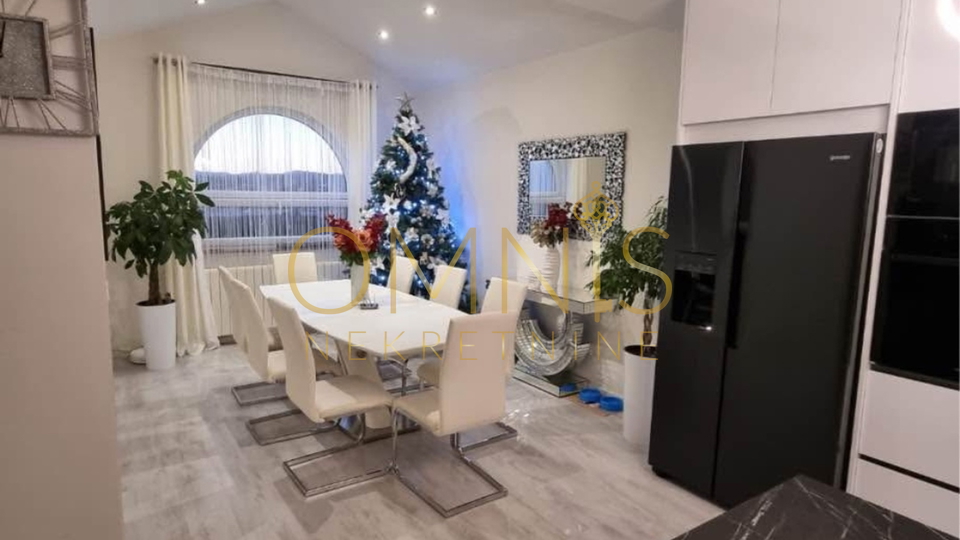 Viškovo, 2 STANA  -2S+DB + garsonjera, terasa, okućnica, parking, prodaja!
