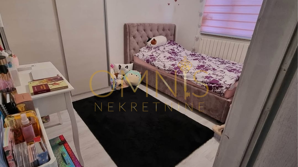 Viškovo, 2 STANA  -2S+DB + garsonjera, terasa, okućnica, parking, prodaja!