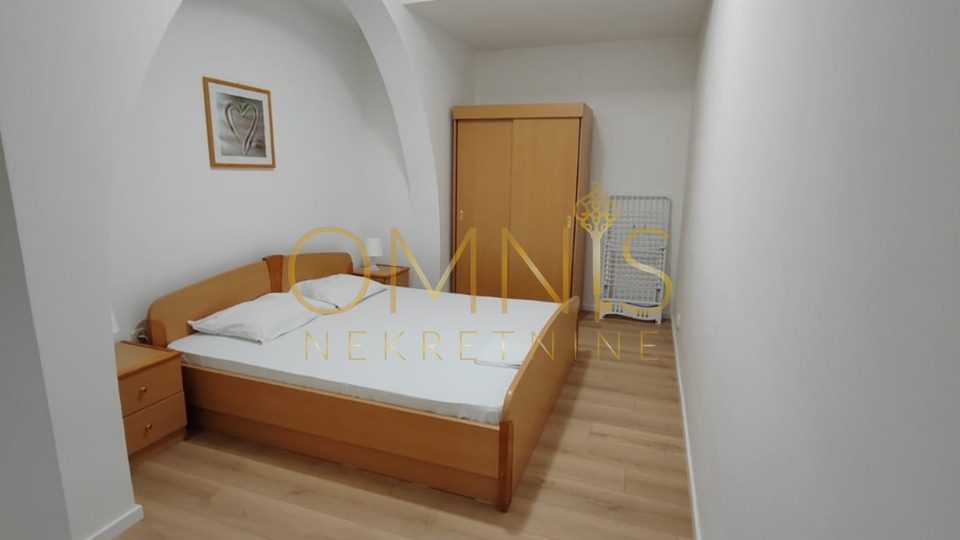 Krk, Malinska 2 APARTMENTS - 1 bedroom + living room, close to the beaches, for sale!