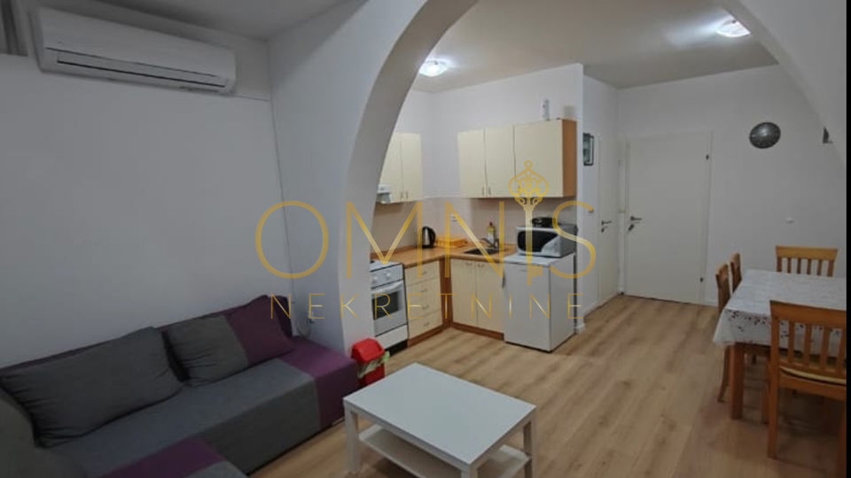 Krk, Malinska 2 APARTMENTS - 1 bedroom + living room, close to the beaches, for sale!