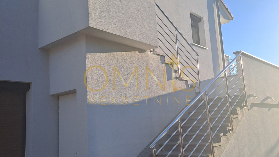 Škrljevo - Moderan, dvoetažni stan od 100 m²