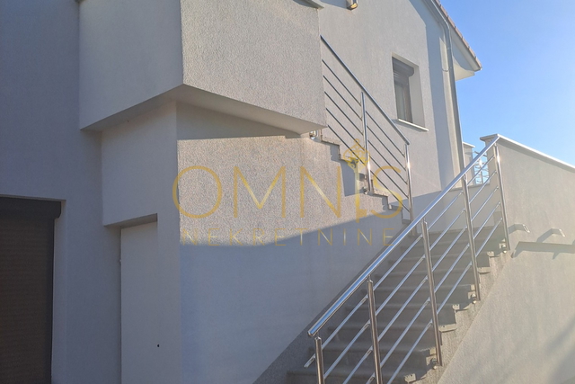 Škrljevo - Moderan, dvoetažni stan od 100 m²