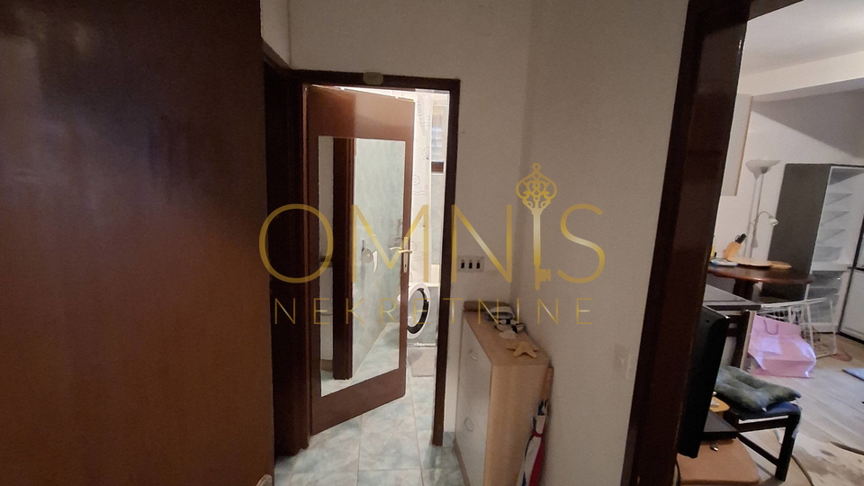 Floor of the house, Crikvenica, 85 m², 4-room apartment with a yard