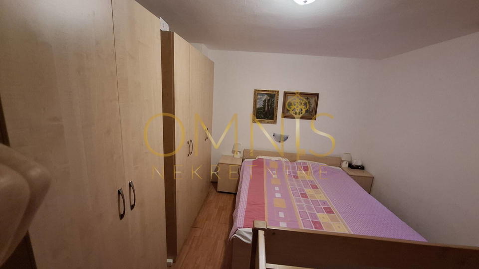 Floor of the house, Crikvenica, 85 m², 4-room apartment with a yard