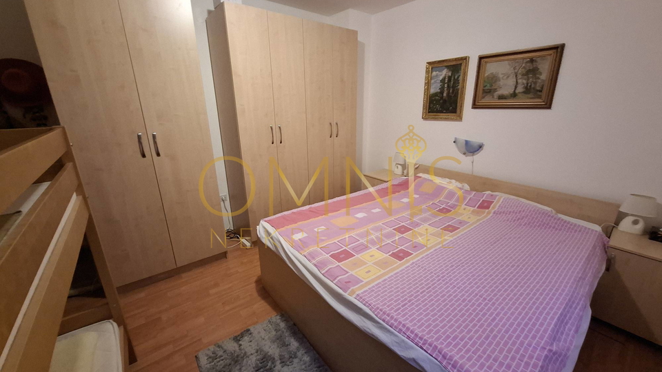 Floor of the house, Crikvenica, 85 m², 4-room apartment with a yard