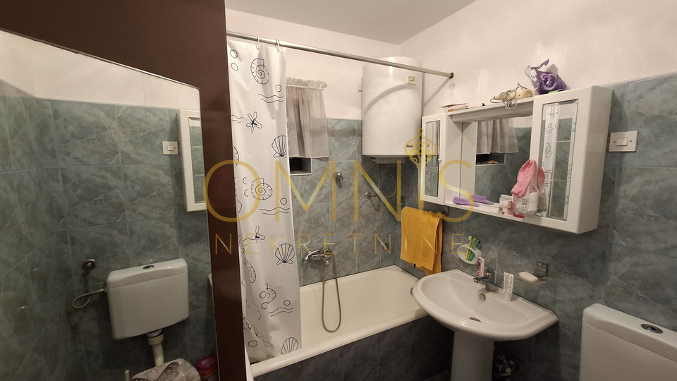 Floor of the house, Crikvenica, 85 m², 4-room apartment with a yard