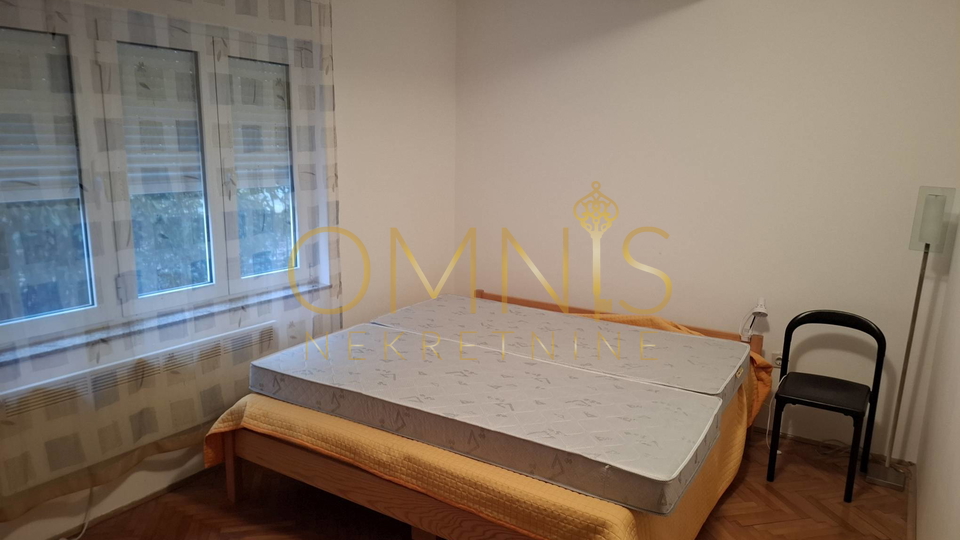 Floor of the house, Crikvenica, 85 m², 4-room apartment with a yard