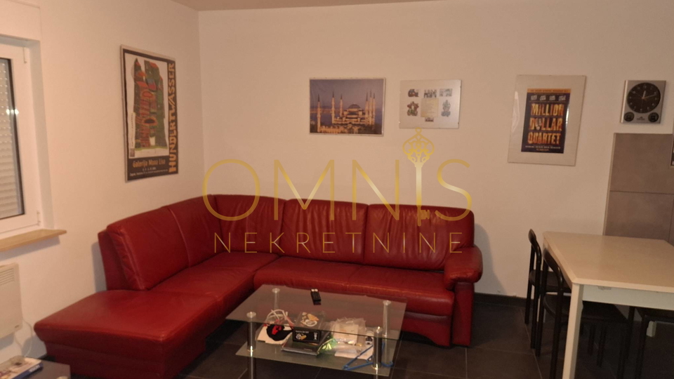 Floor of the house, Crikvenica, 85 m², 4-room apartment with a yard