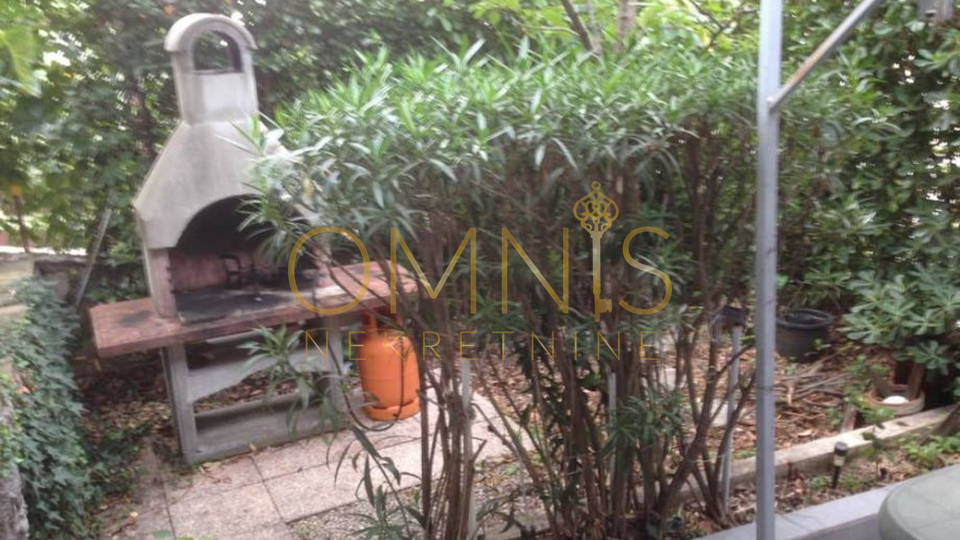 Floor of the house, Crikvenica, 85 m², 4-room apartment with a yard