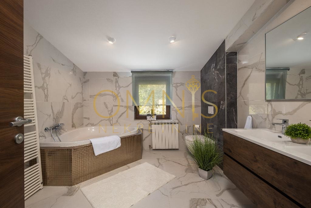 Apartment, 130 m2, For Rent, Opatija - Ičići