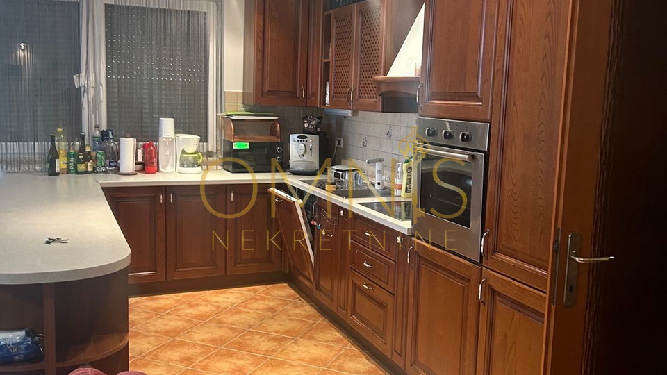 Prostran stan, 100m2, Ika