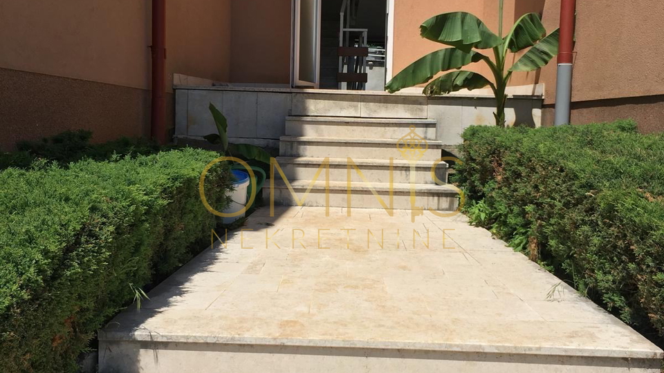 Prostran stan, 100m2, Ika