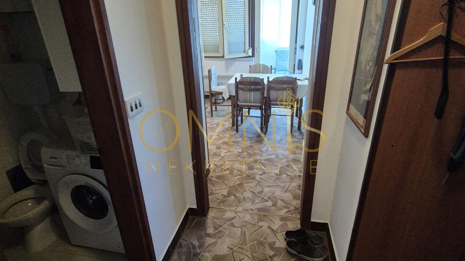 Stan Jadranovo, 43 m², 250 m od mora
