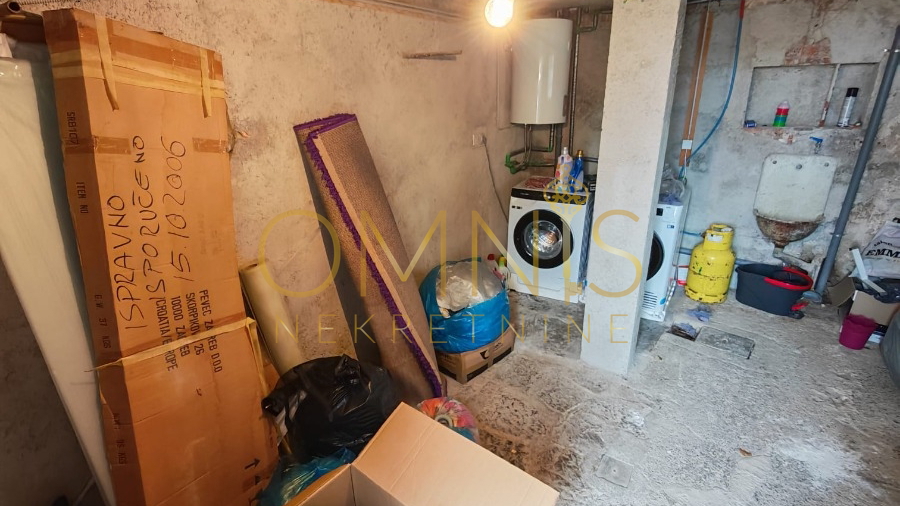 Prodaje se stan Jušići – 77 m², 2S+DB, balkon, podrum, parking