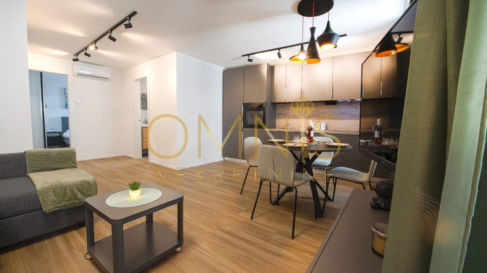 RIJEKA – OLD TOWN, apartment converted into 2 apartments, 93.5 m²