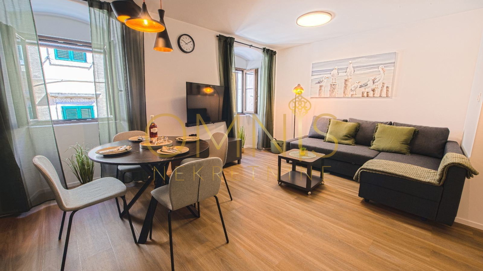 RIJEKA – OLD TOWN, apartment converted into 2 apartments, 93.5 m²