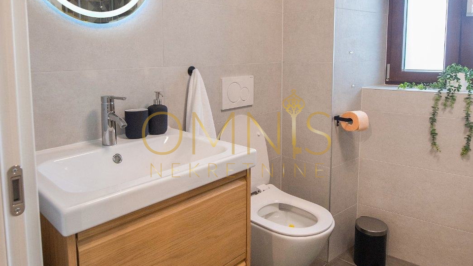 RIJEKA – OLD TOWN, apartment converted into 2 apartments, 93.5 m²