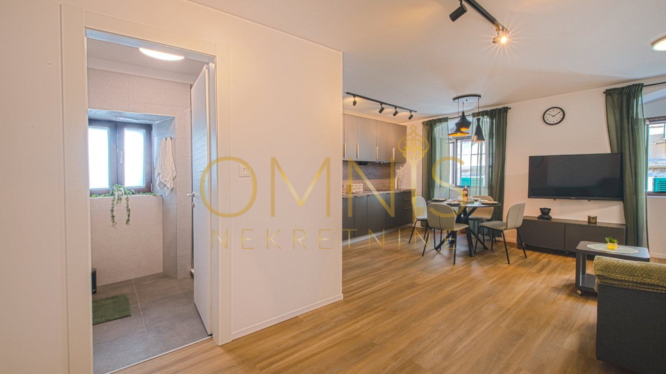 RIJEKA – OLD TOWN, apartment converted into 2 apartments, 93.5 m²