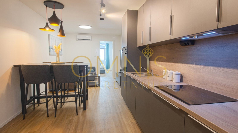 RIJEKA – OLD TOWN, apartment converted into 2 apartments, 93.5 m²