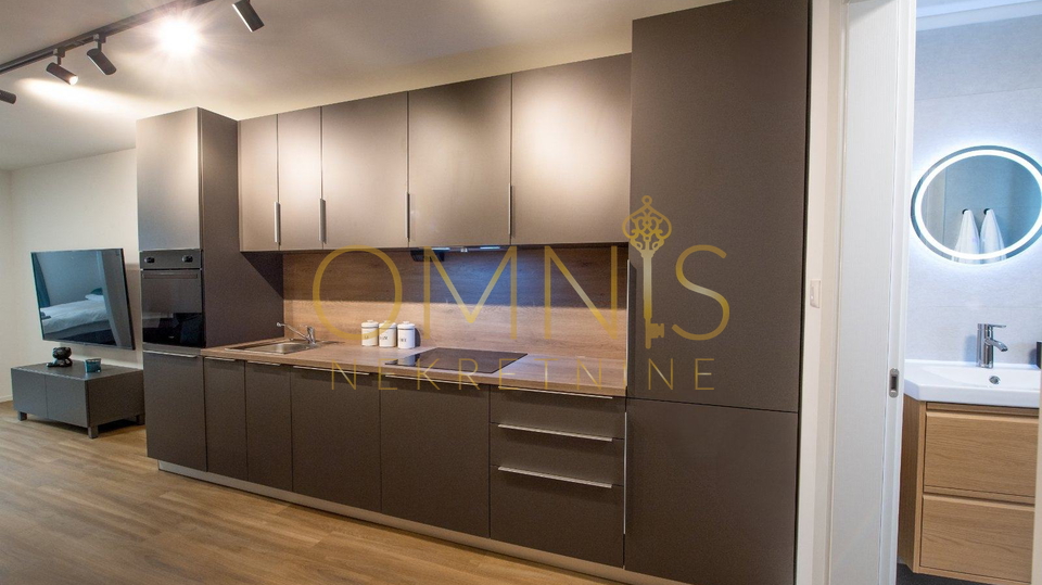 RIJEKA – OLD TOWN, apartment converted into 2 apartments, 93.5 m²