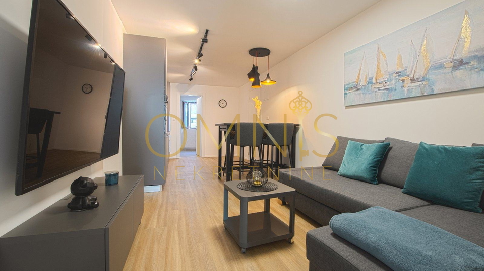 RIJEKA – OLD TOWN, apartment converted into 2 apartments, 93.5 m²