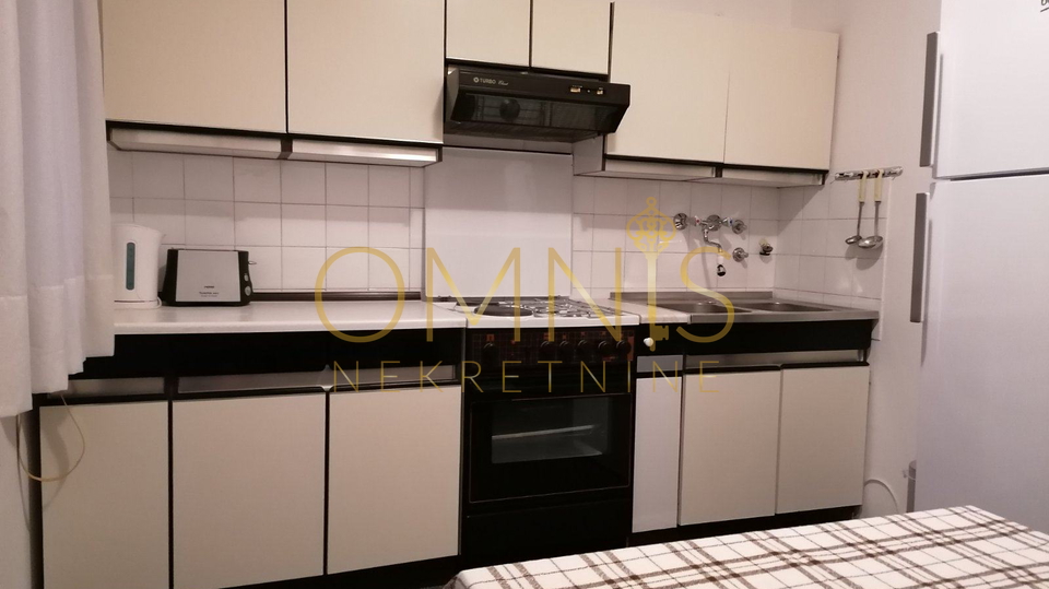 RIJEKA – GORNJA VEŽICA, 1-sobni stan s lođom i pogledom na more, 33 m²