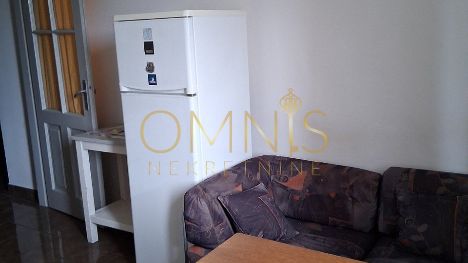 Rijeka, Školjić – trosobni stan 67 m², 1. kat, odlična lokacija