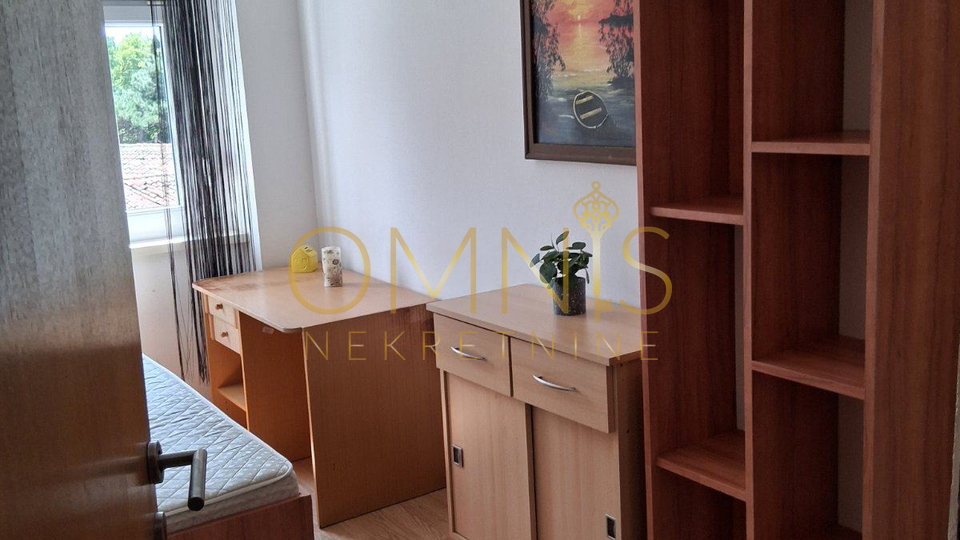 Rijeka, Školjić – trosobni stan 67 m², 1. kat, odlična lokacija