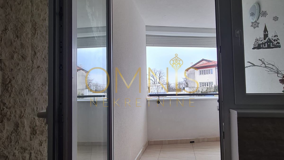 Rijeka, Donja Drenova – moderan trosobni stan 79 m² s lođom