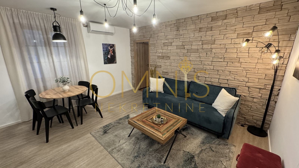 Prodaja: Dva potpuno uređena apartmana u centru Rijeke, Korzo – 82 m²