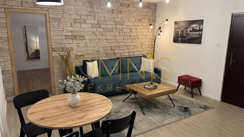 Prodaja: Dva potpuno uređena apartmana u centru Rijeke, Korzo – 82 m²