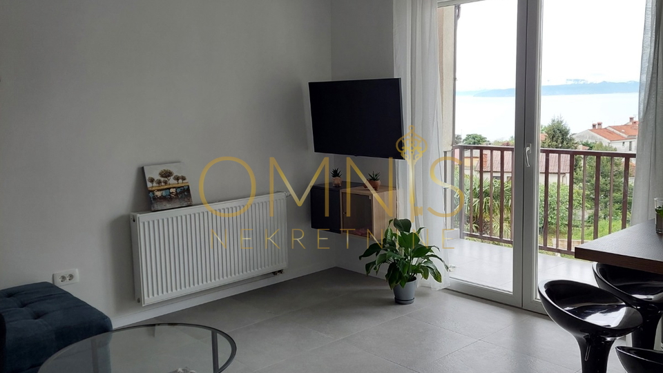 Matulji - moderan i potpuno opremljen dvosobni stan s dnevnim boravkom