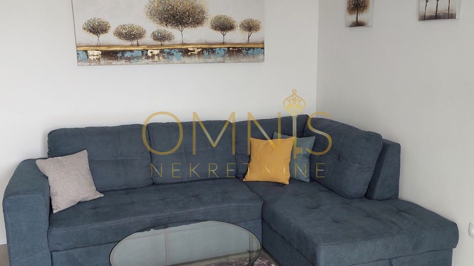 Matulji - moderan i potpuno opremljen dvosobni stan s dnevnim boravkom