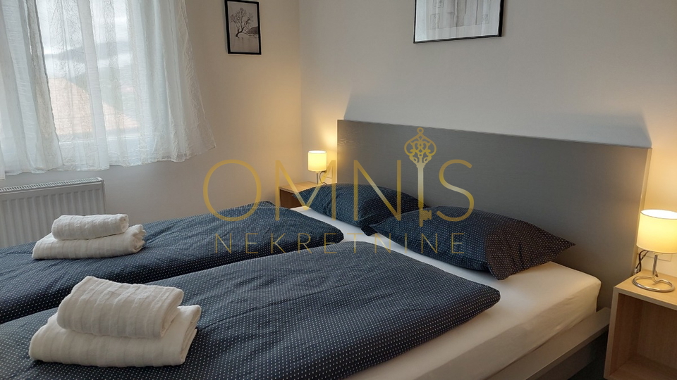 Matulji - moderan i potpuno opremljen dvosobni stan s dnevnim boravkom