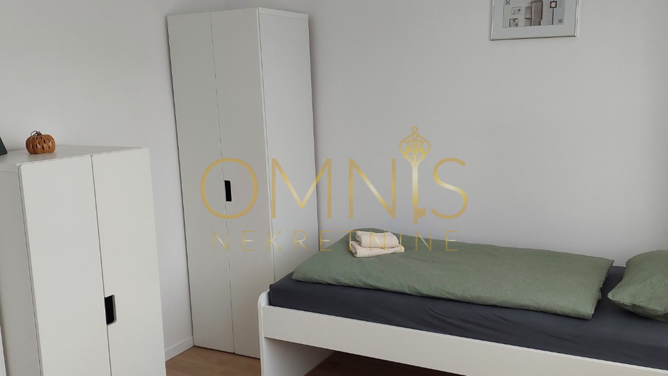 Matulji - moderan i potpuno opremljen dvosobni stan s dnevnim boravkom