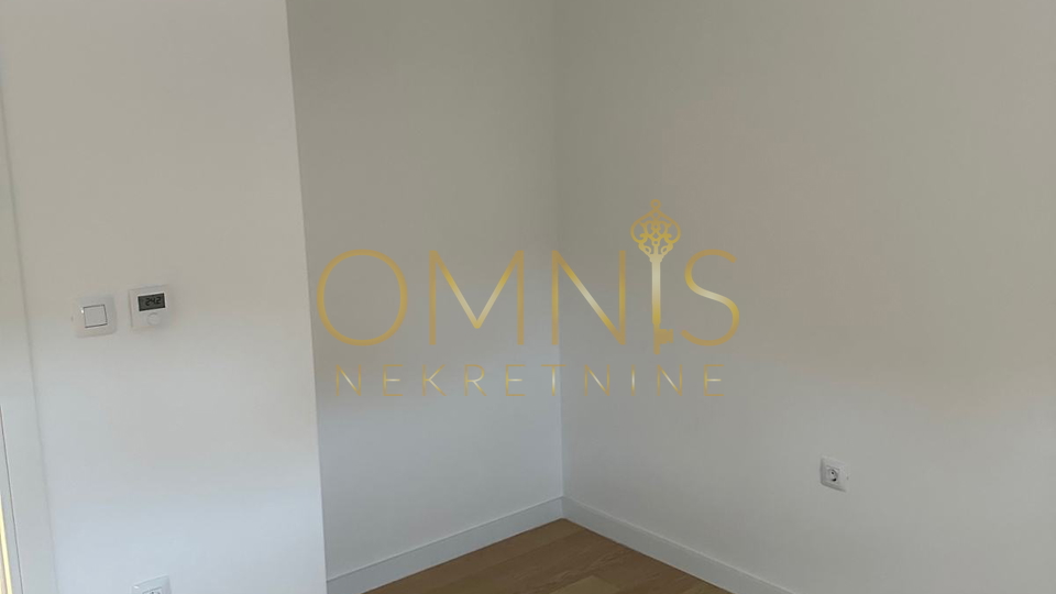 VIŠKOVO – NOVOGRADNJA, 3S+DB STAN S BALKONOM I 3 PARKIRNA MJESTA!