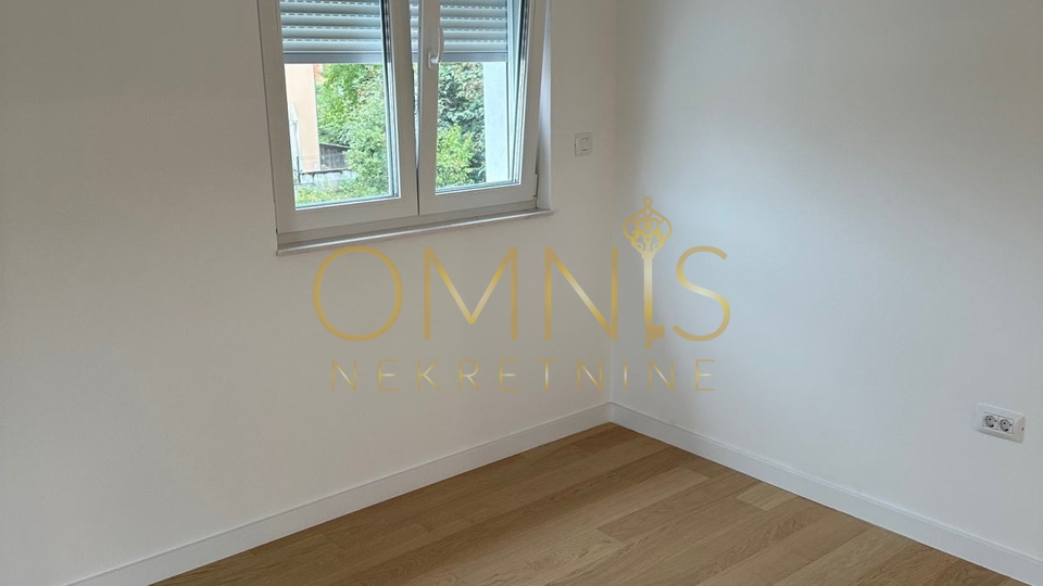 VIŠKOVO – NOVOGRADNJA, 3S+DB STAN S BALKONOM I 3 PARKIRNA MJESTA!