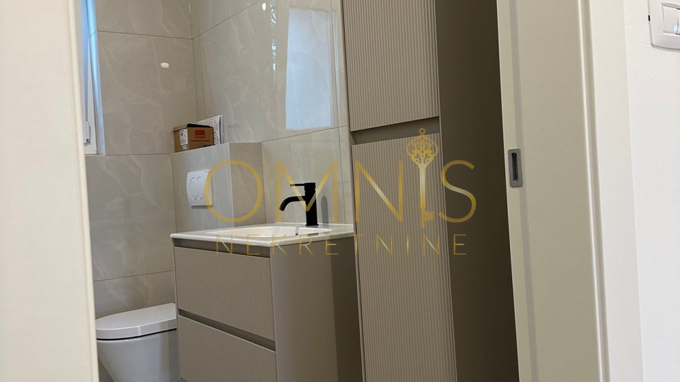 VIŠKOVO – NOVOGRADNJA, 3S+DB STAN S BALKONOM I 3 PARKIRNA MJESTA!